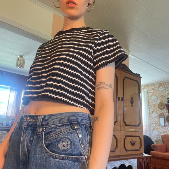 BDG black and white striped cropped grunge t shirt! - Picture 9 of 14